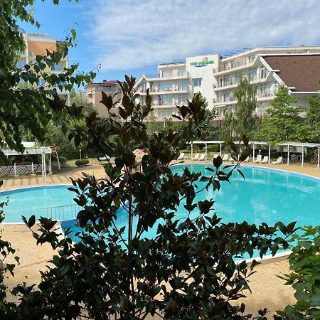 Yves 2 Bed Apart At Sun Village Sunny Beach Not Far Away From The Sea Eksteriør billede
