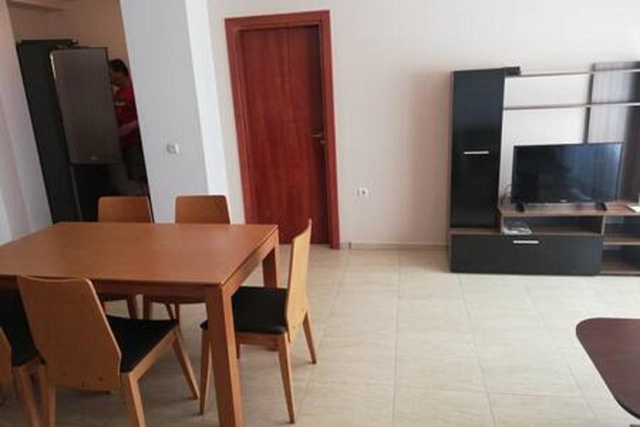 Yves 2 Bed Apart At Sun Village Sunny Beach Not Far Away From The Sea Eksteriør billede