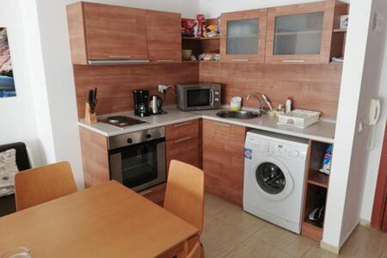 Yves 2 Bed Apart At Sun Village Sunny Beach Not Far Away From The Sea Eksteriør billede