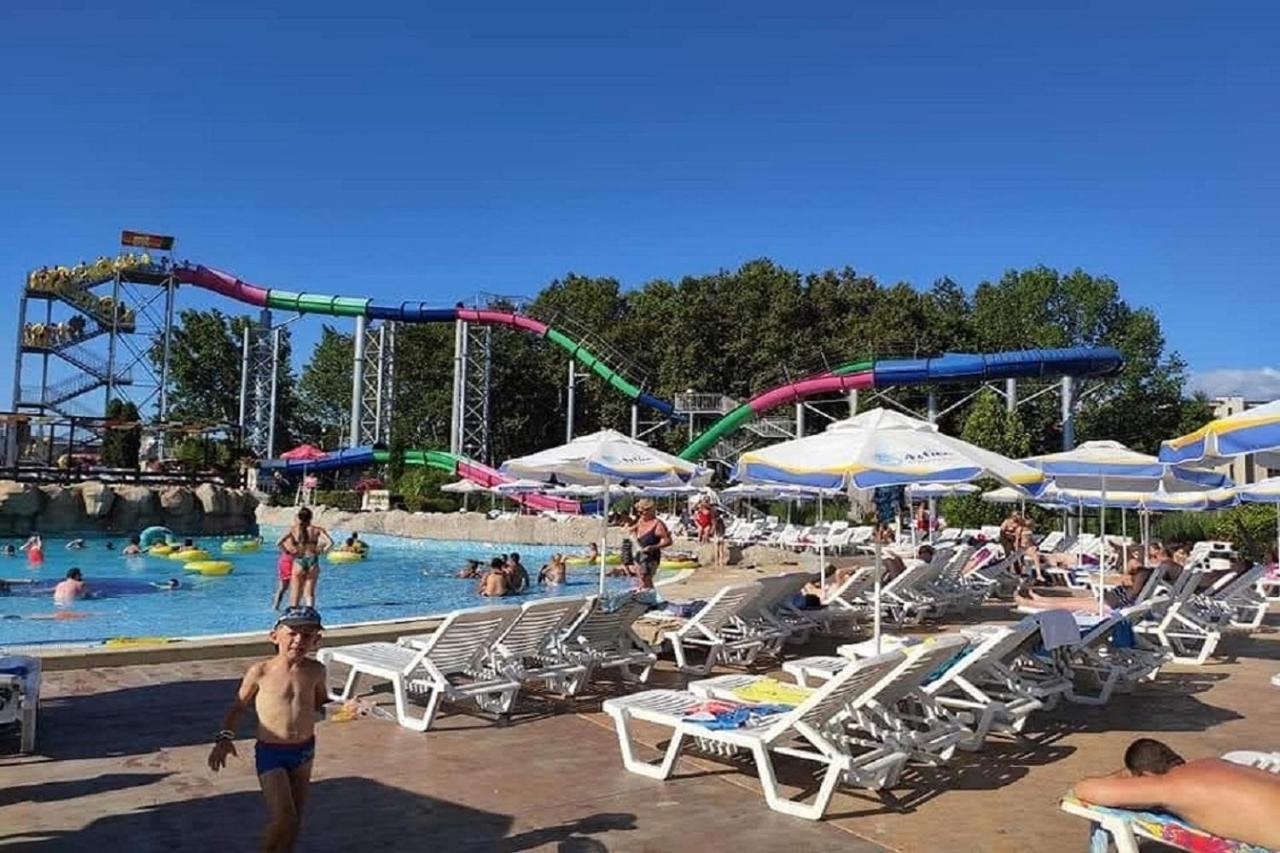Yves 2 Bed Apart At Sun Village Sunny Beach Not Far Away From The Sea Eksteriør billede
