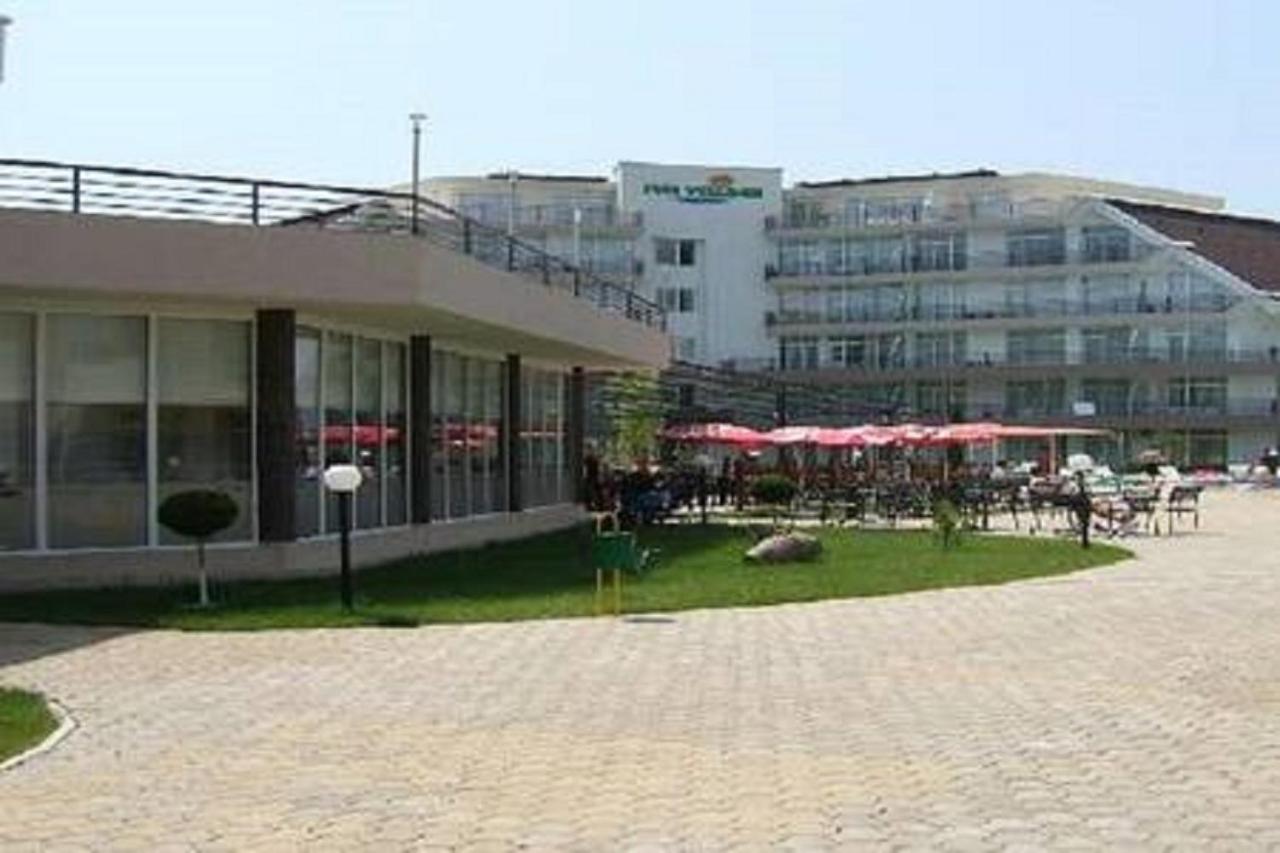 Yves 2 Bed Apart At Sun Village Sunny Beach Not Far Away From The Sea Eksteriør billede