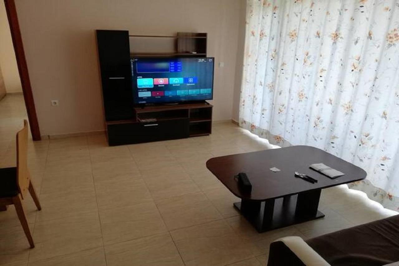 Yves 2 Bed Apart At Sun Village Sunny Beach Not Far Away From The Sea Eksteriør billede