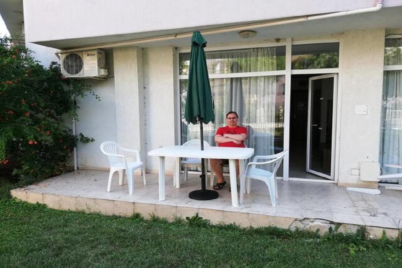 Yves 2 Bed Apart At Sun Village Sunny Beach Not Far Away From The Sea Eksteriør billede