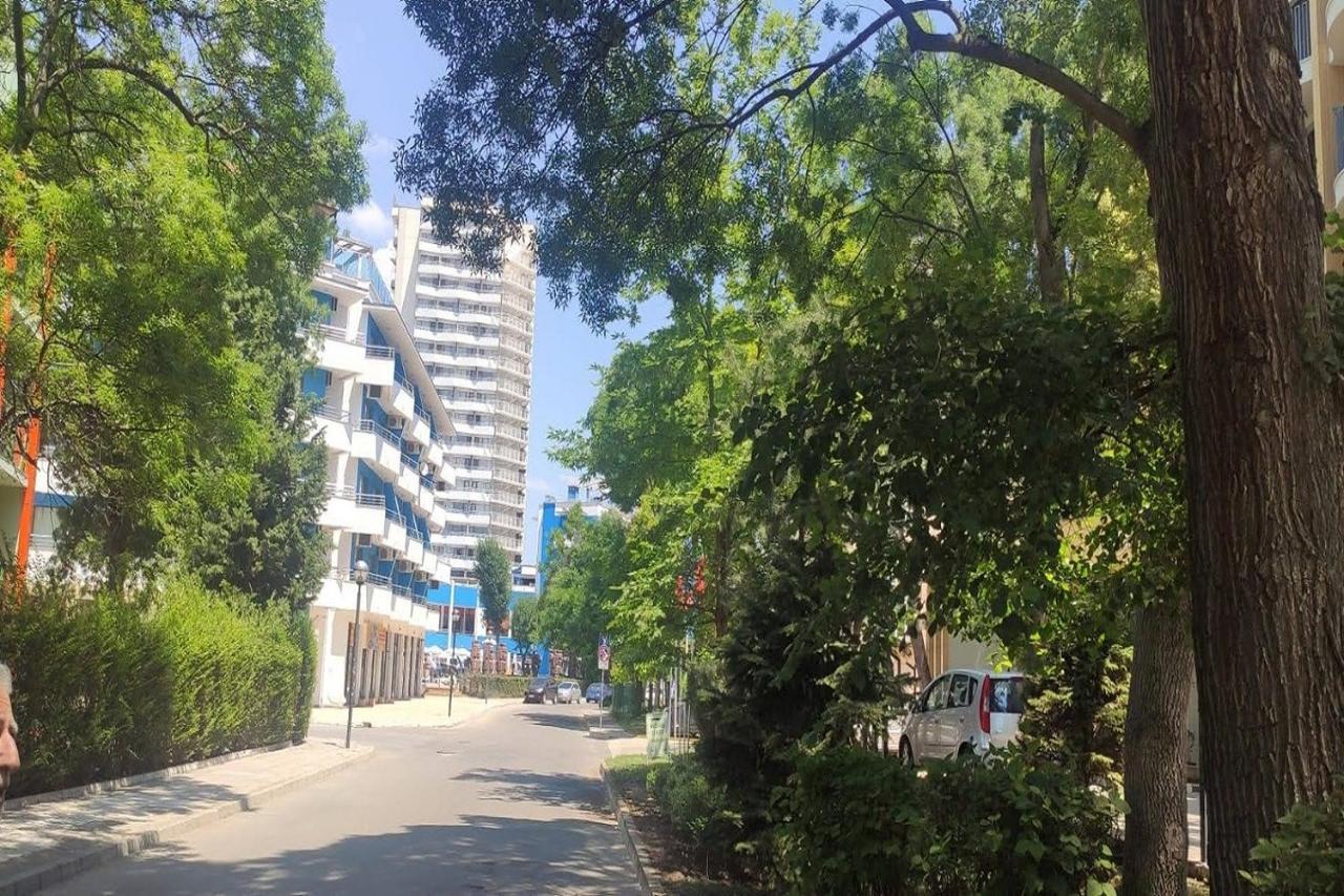 Yves 2 Bed Apart At Sun Village Sunny Beach Not Far Away From The Sea Eksteriør billede