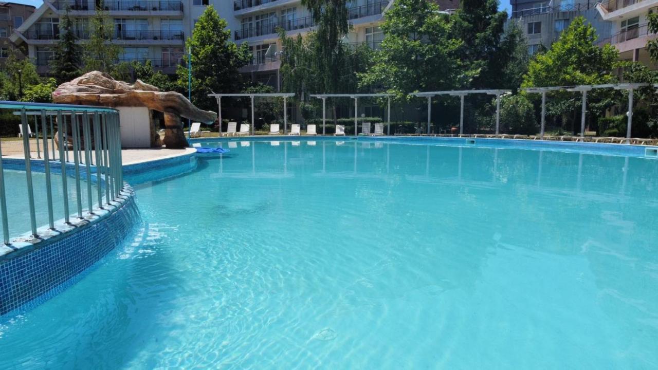 Yves 2 Bed Apart At Sun Village Sunny Beach Not Far Away From The Sea Eksteriør billede