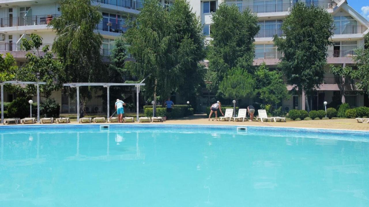 Yves 2 Bed Apart At Sun Village Sunny Beach Not Far Away From The Sea Eksteriør billede