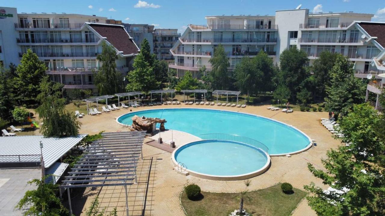 Yves 2 Bed Apart At Sun Village Sunny Beach Not Far Away From The Sea Eksteriør billede